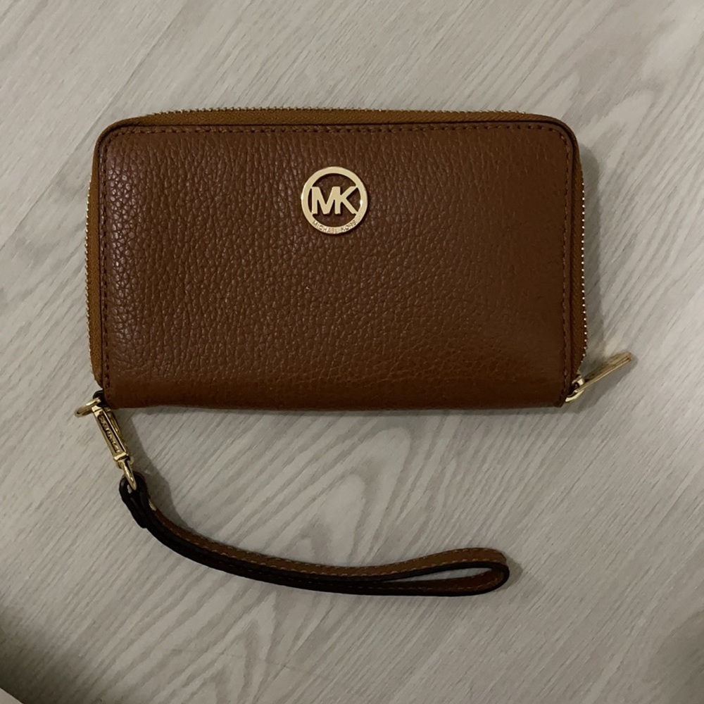 Michael Kors Jet Set Travel Wallet